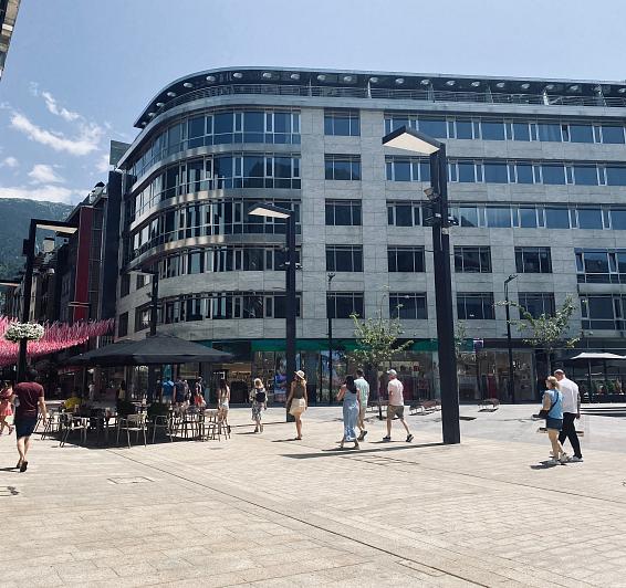 The shopping mile